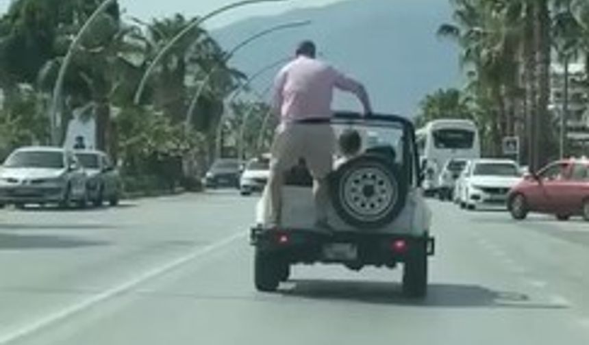 Alanya'da turistler trafikte tehlike yarattı