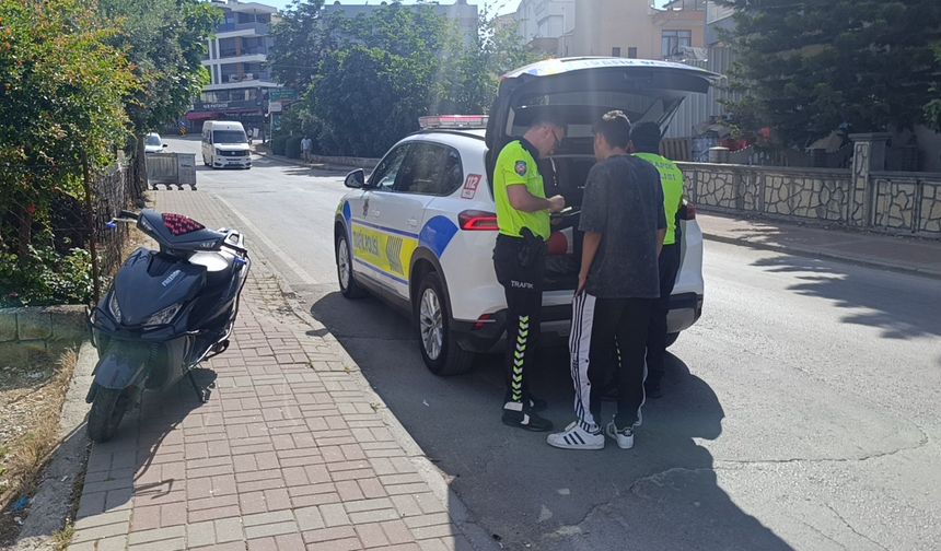 Manavgat'ta yayaya motosiklet çarptı