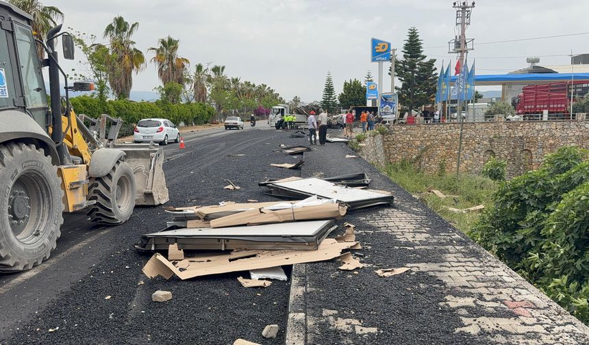 Freni patlayan kamyon ortalığı savaş alanına çevirdi