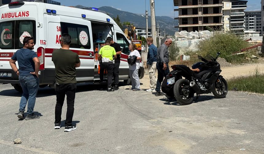 Motosiklet sürücüsü hastanelik oldu