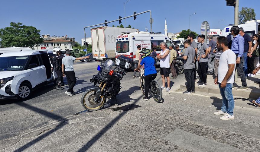 Polis memuru kazada yaralandı