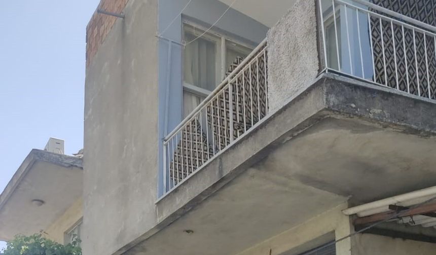 Balkondan düşen 2 yaşındaki çocuk hayatını kaybetti