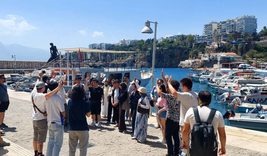 Ankaralı gençler Antalya'da