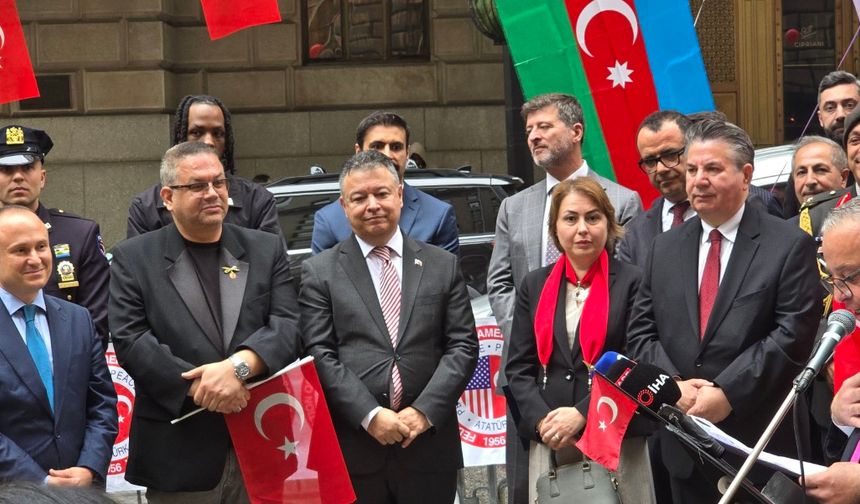 ABD’de Türk bayrağı göndere çekildi