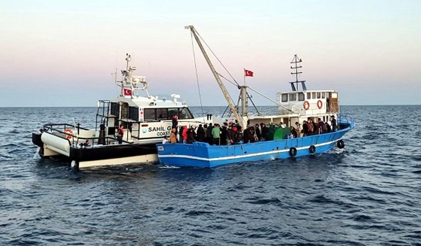 Balıkçı teknesinde göçmen yakalandı