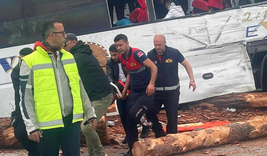 Çanakkale'de zincirleme kaza: 6 ölü