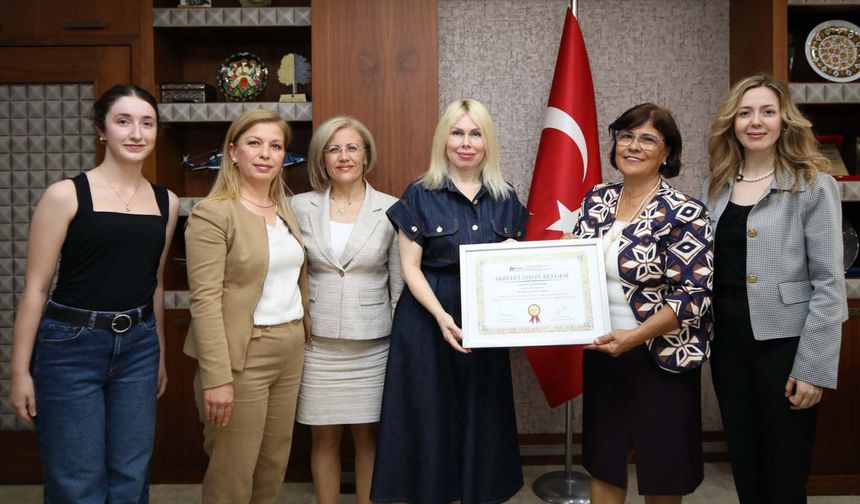 AÜ başarısını tekrar kanıtladı