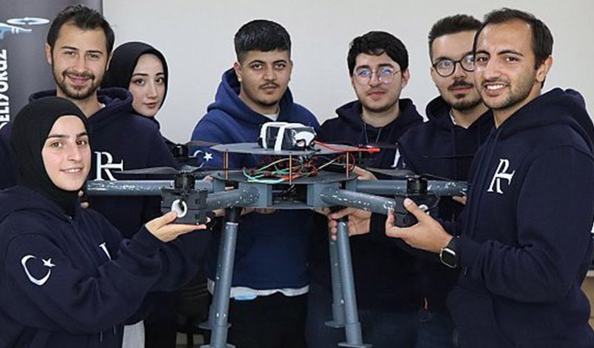 Yıkımın içinden hayatı gösteren dron