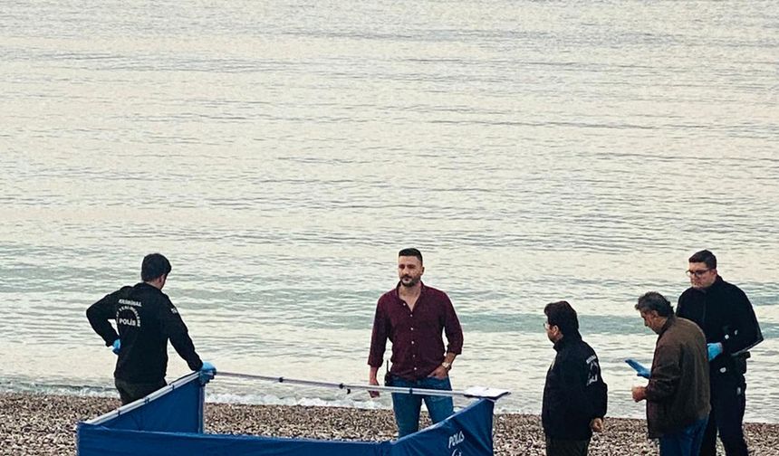 Konyaaltı Sahili'nde ceset bulundu