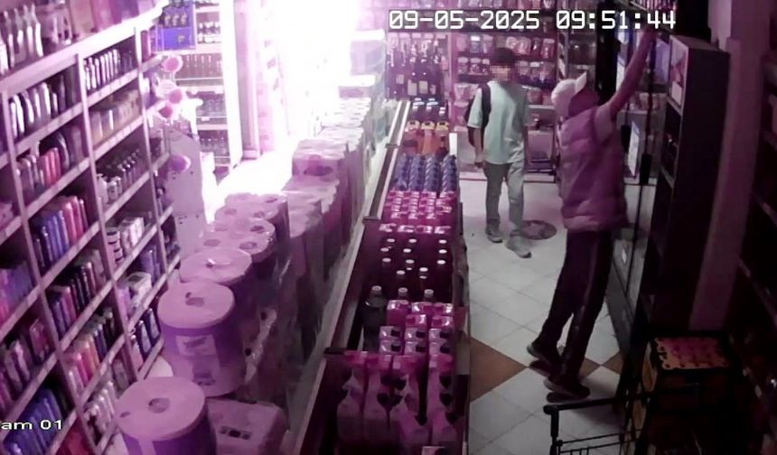 Marketten alkol çaldılar