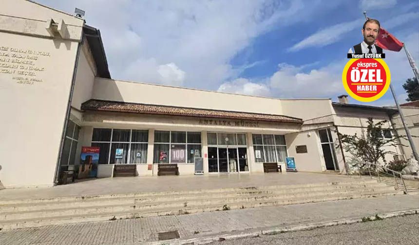 ‘Sadece bina değil, belleğimiz yıkılıyor’