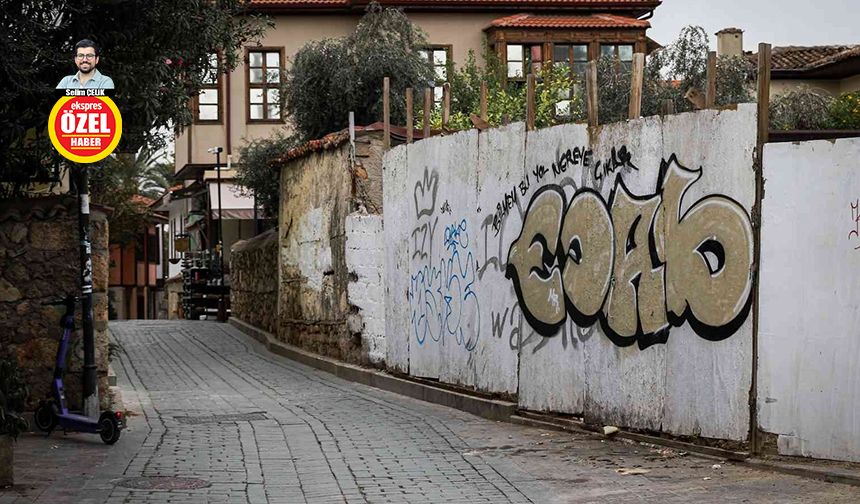 Antalya sokaklarında vandalizm izleri!
