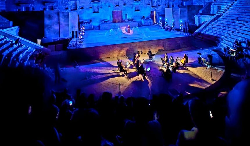 Kerbela, Aspendos’ta tiyatroseverleri derinden etkiledi