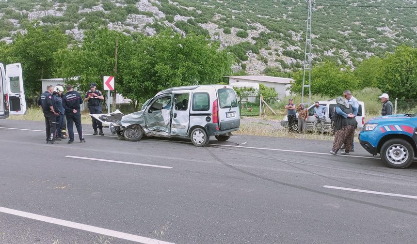 Korkuteli'de feci kaza