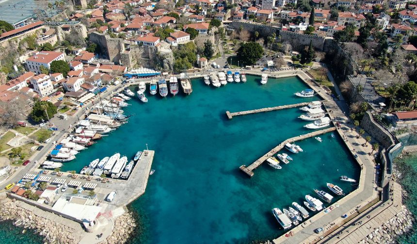 Antalya'da 174 turistik tesis kapatıldı