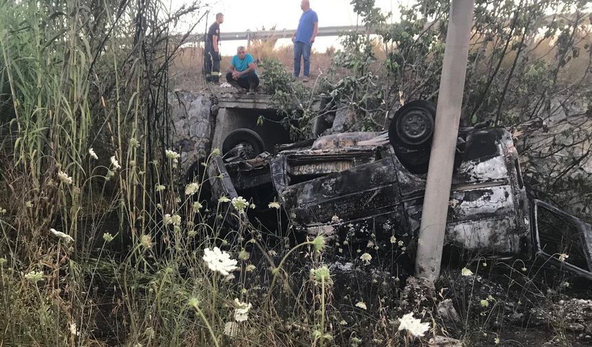Manavgat'ta direğe çarpan aracın sürücüsü öldü