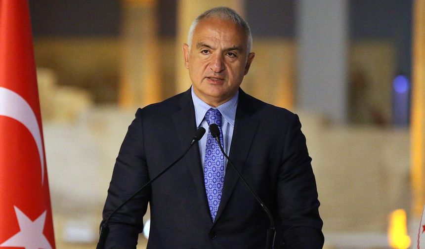 Bakan Ersoy ‘oteli’ sordu