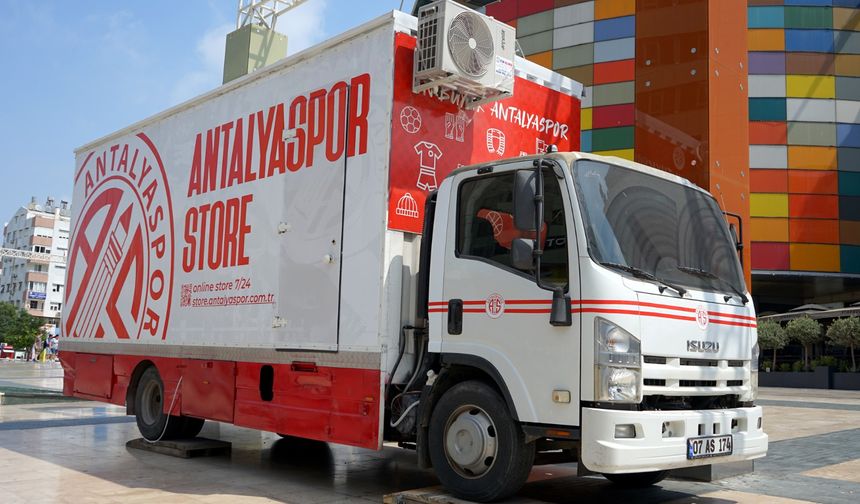 Antalyaspor Store karavanı taraftarla yeniden buluştu