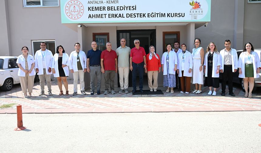 Kemer’de eğitim ve sanat çalışmaları