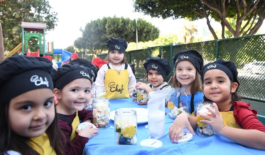 Minikler turşu kurdu