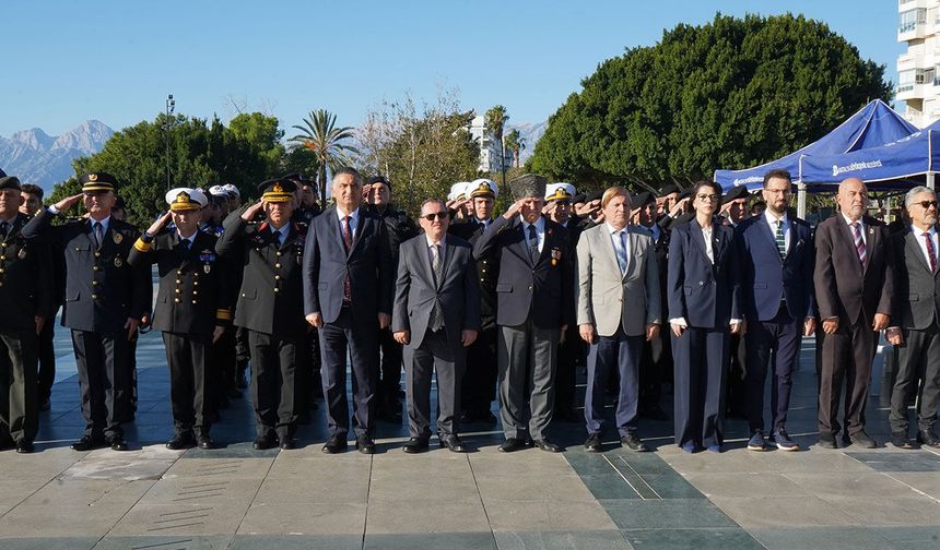 KKTC'nin kuruluş yıl dönümü törenle kutlandı