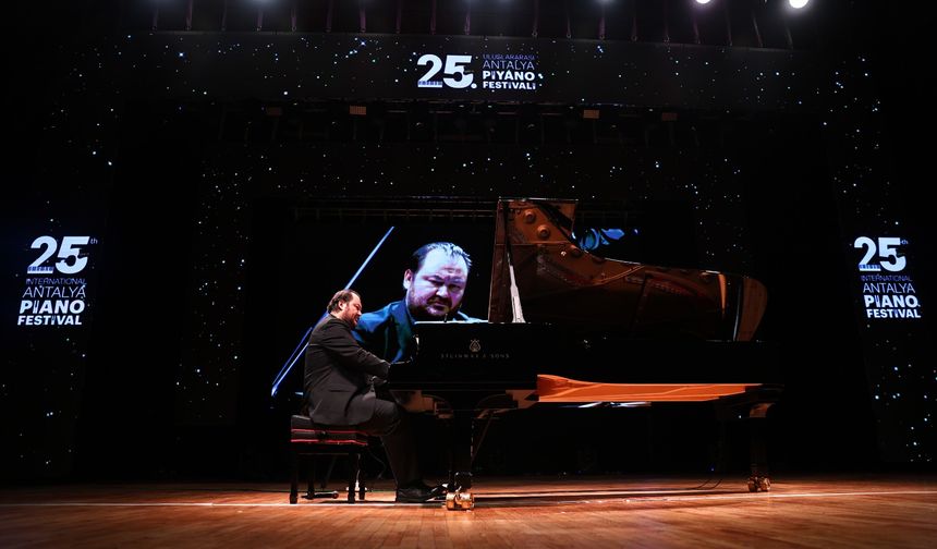 Antalya'da Gökhan Aybulus gecesi