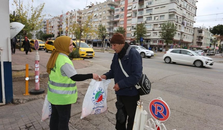Kepez'den ücretsiz portakal dağıtımı