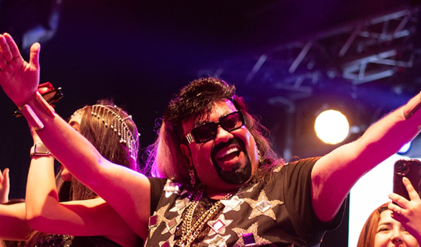 Kemer'de Kobra Murat ile 'Kadınlar Matinesi'