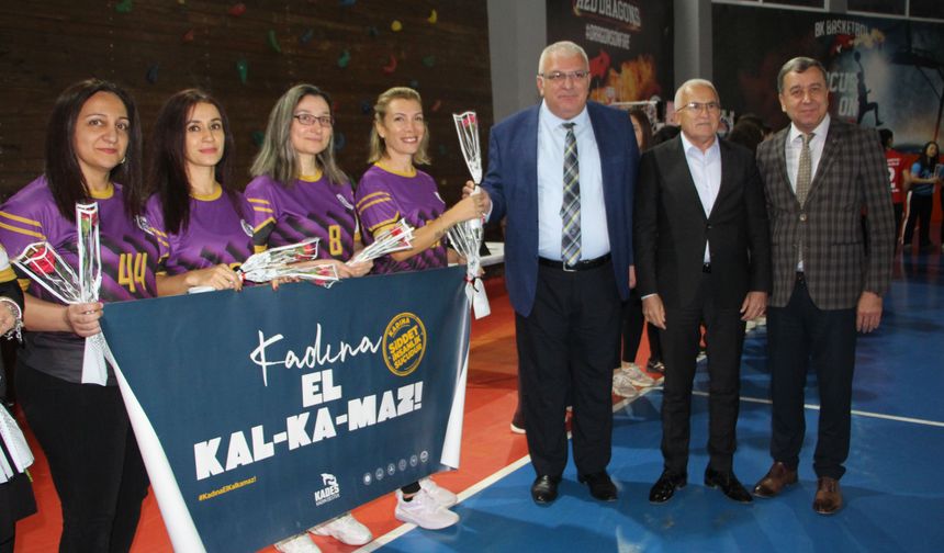 Kumluca'da kadın öğretmenlerden voleybol turnuvası