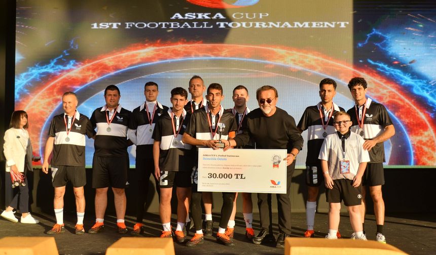 Şampiyon Titanic Lara ödülünü aldı