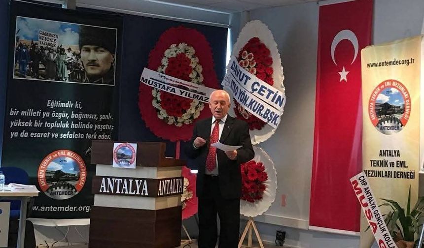 40 yıllık başkan bıraktı!