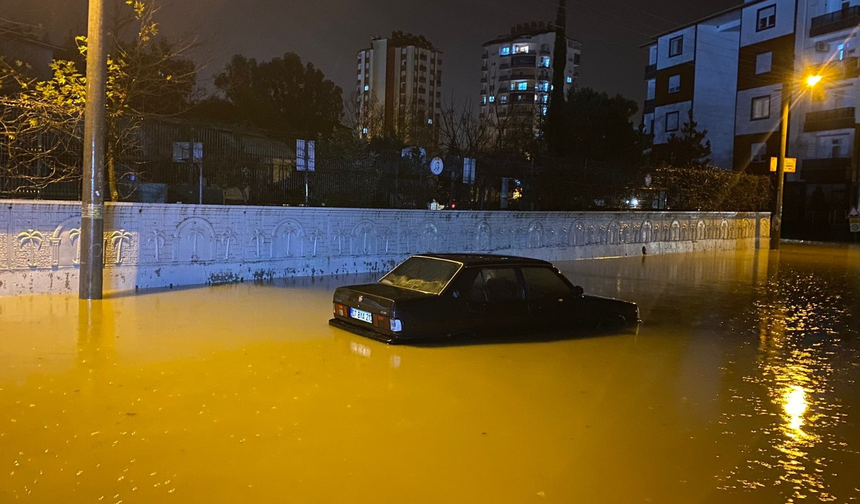 Antalya sular altında kaldı! İşte o görüntüler...