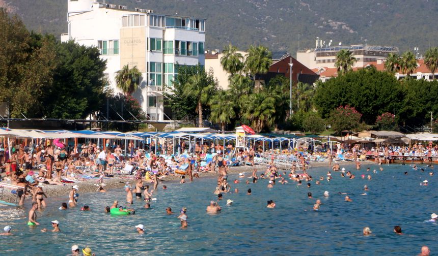 Kemer 4 milyon 500 bin kişiyi ağırladı