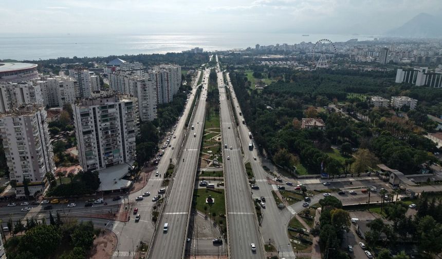 Antalya'da en önemli caddeler için kapatma kararı