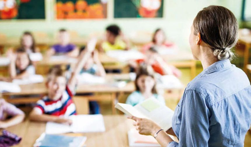 Öğretmenlerden taban maaş talebi