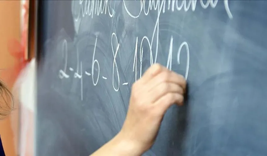 Öğretmenler ara tatillerde de çalıştırılıyor