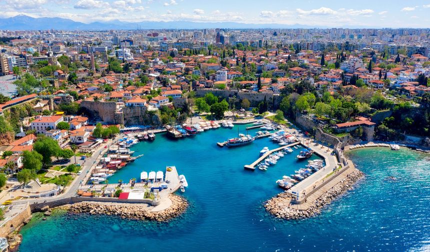 Antalya rekorla başladı