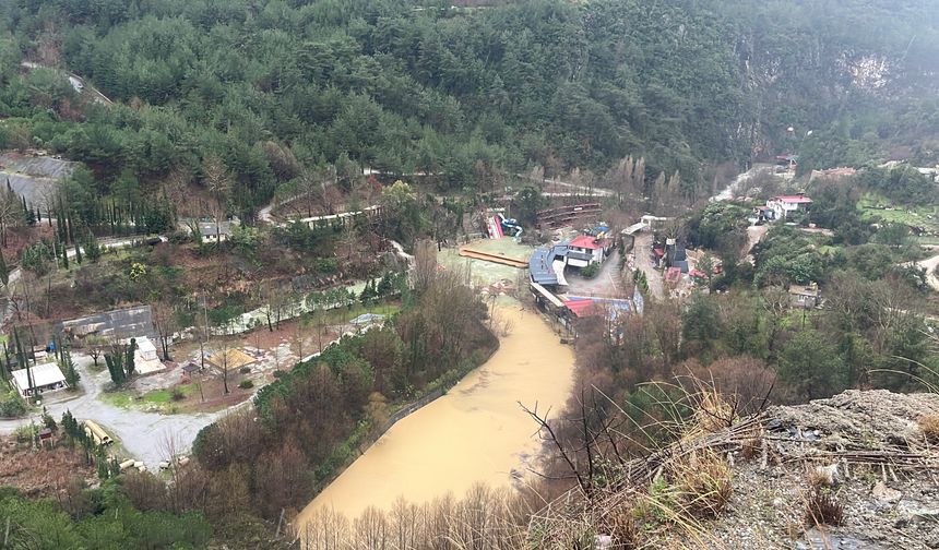Alanya’da bazı binaların boşaltılması istendi