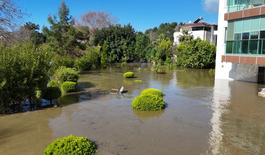 Taşan çaydaki işletme yıkıldı