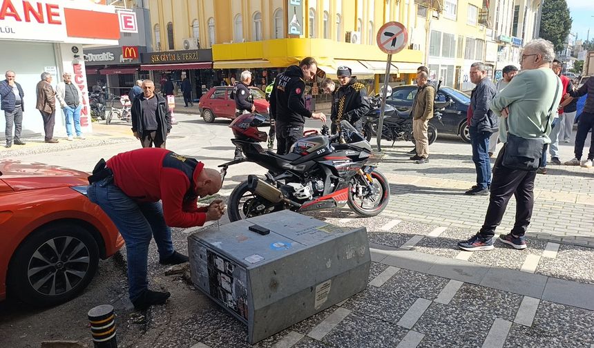 Otomobil ile çarpışan motosikletli metrelerce savruldu
