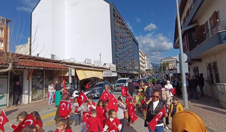 Ramazan’ın minik davulcuları meydana indi