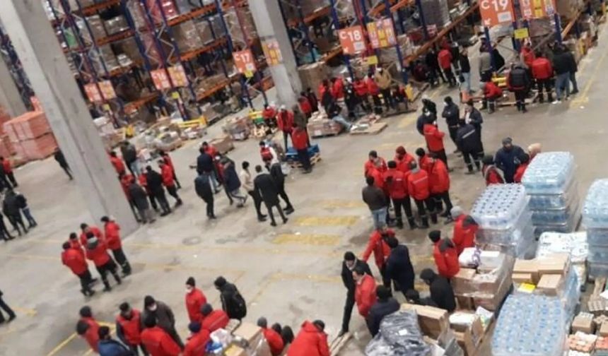 Eylemdeki işçilere Antalya Barosu’ndan destek