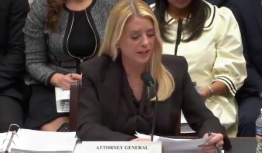 Pam Bondi 'Epstein dosyası' hakkında ifade verdi