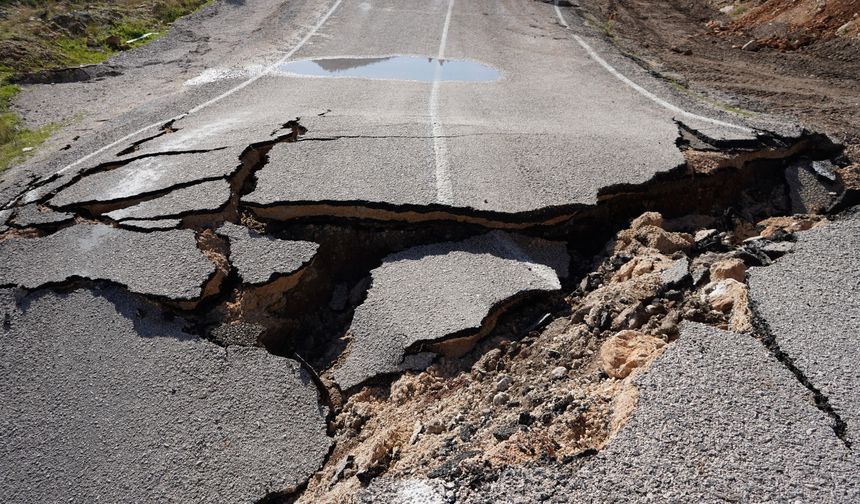 Konyaaltı'da heyelan