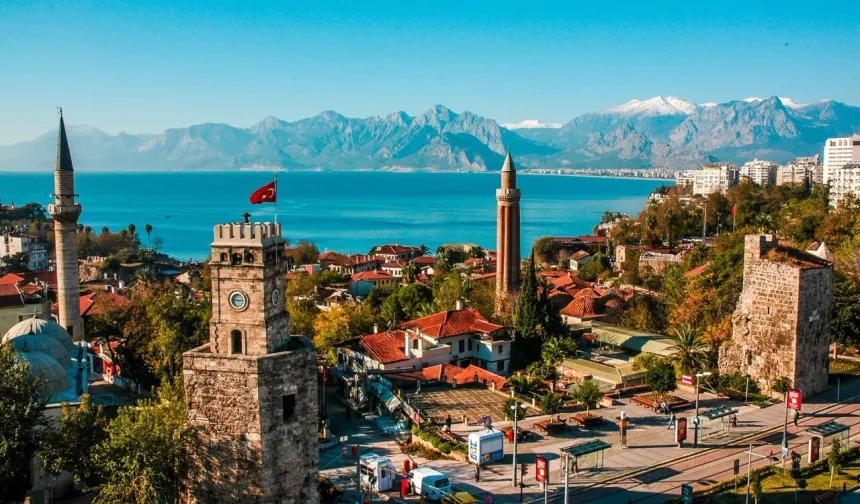 Antalya’da kadın nüfus artışı erkekleri geride bıraktı