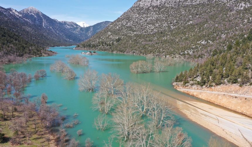Antalya-Konya yolunda zorlu mesai
