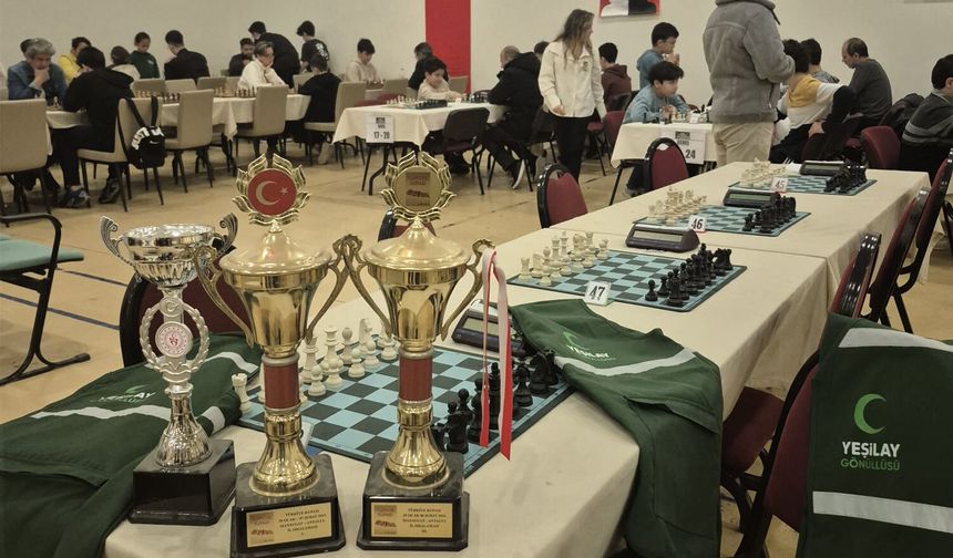 Satrançta yeteneklerini sergilediler