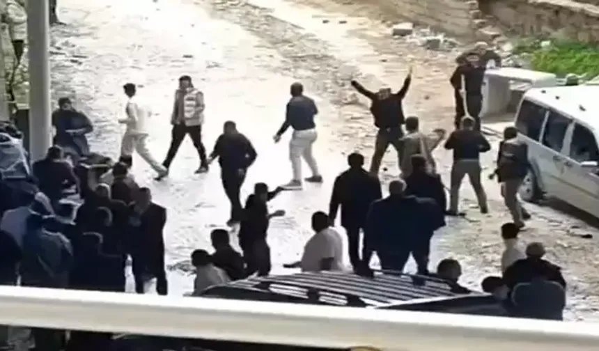 Silahlı kavgada ölen baba ile oğlu toprağa verildi