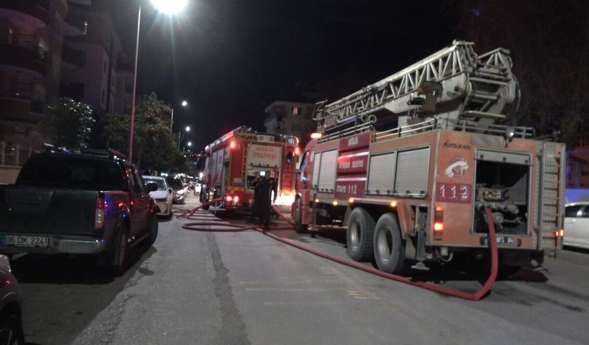 Alanya'da 5 katlı binada korkutan yangın