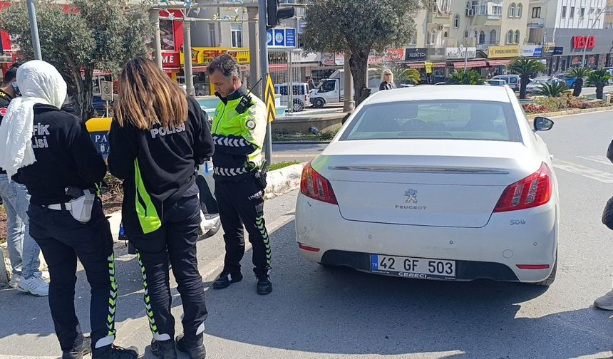 Manavgat’ta ışık ihlali kazaya neden oldu